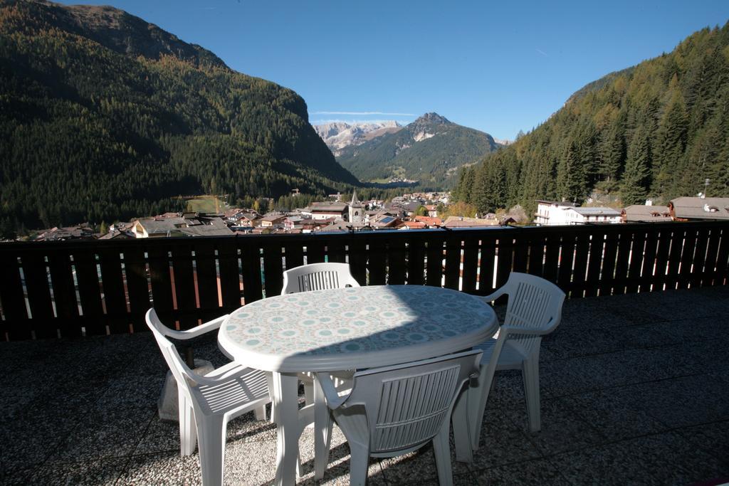 Villetta Panorama Apartamento Canazei Habitación foto